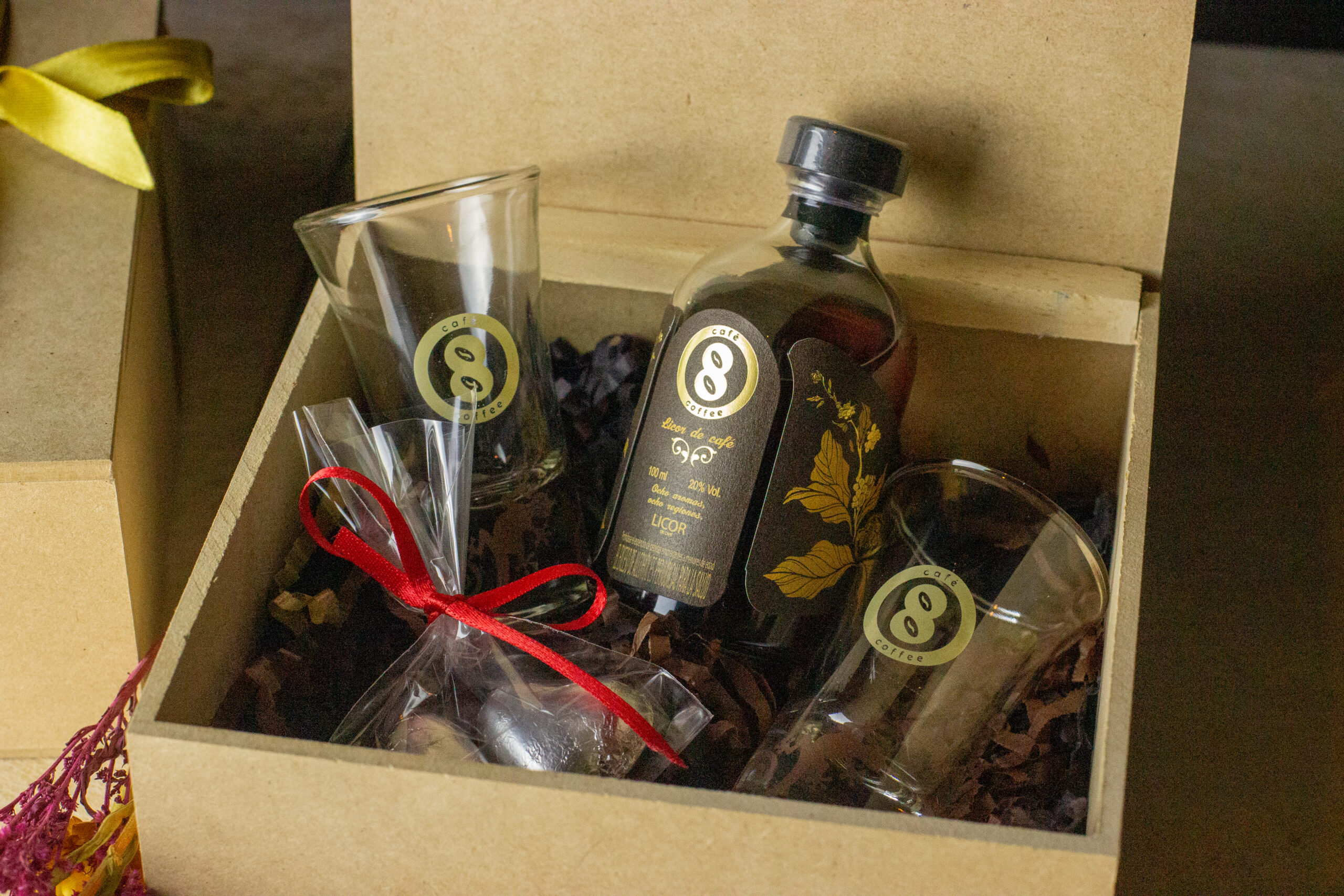 estuche con mini botella